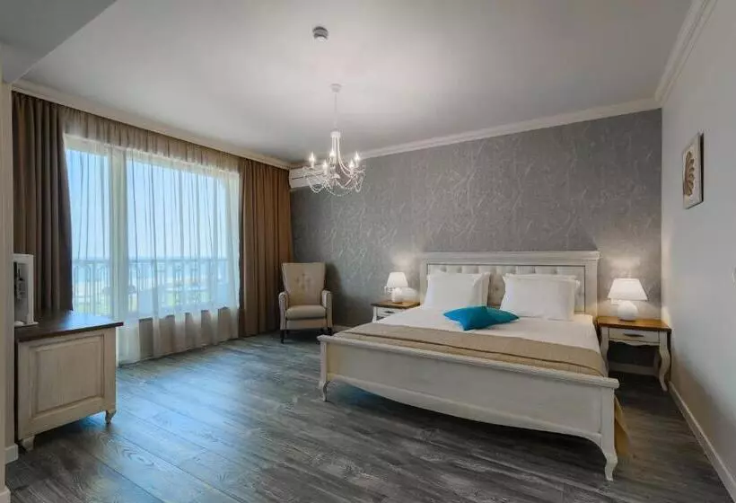 Sunny Castle Hotel   All Inclusive And Free Parking