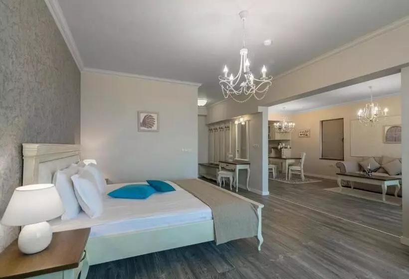 Sunny Castle Hotel   All Inclusive And Free Parking