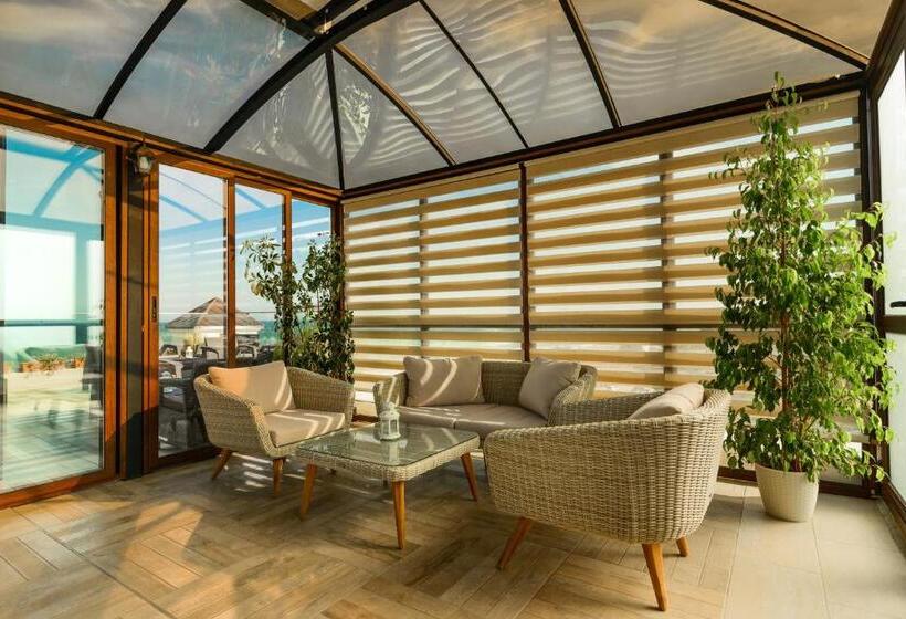 Sunny Castle Hotel   All Inclusive And Free Parking