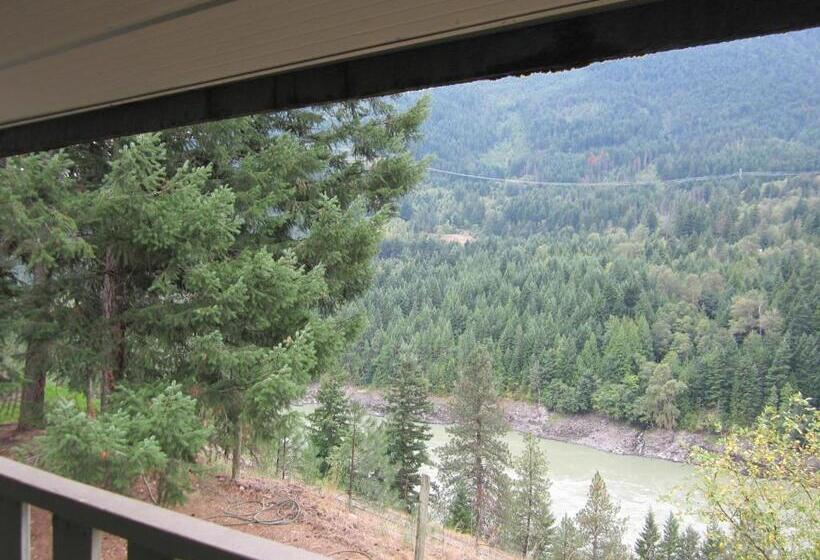 The Mighty Fraser Motel