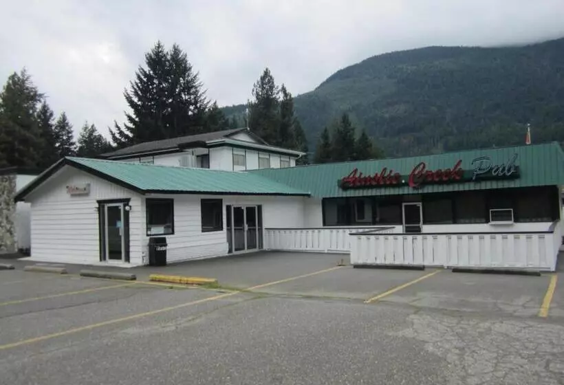 The Mighty Fraser Motel
