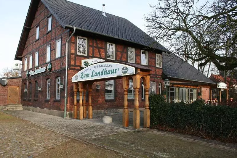 Hotelli Zum Landhaus