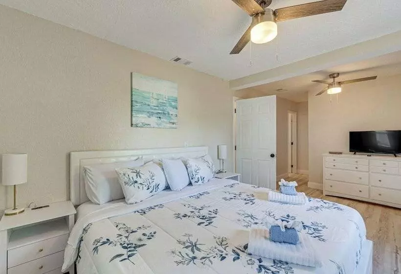Chic Port Charlotte Home ~ 9 Mi To Englewood Beach