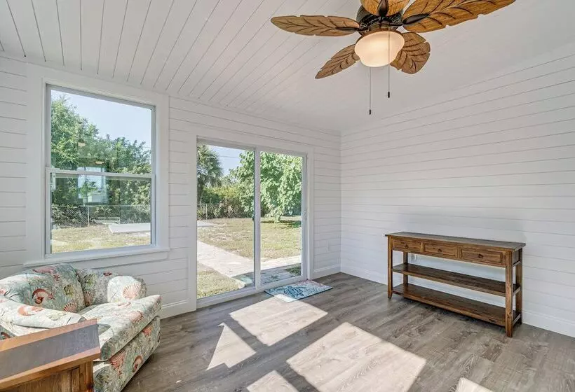 Chic Port Charlotte Home ~ 9 Mi To Englewood Beach