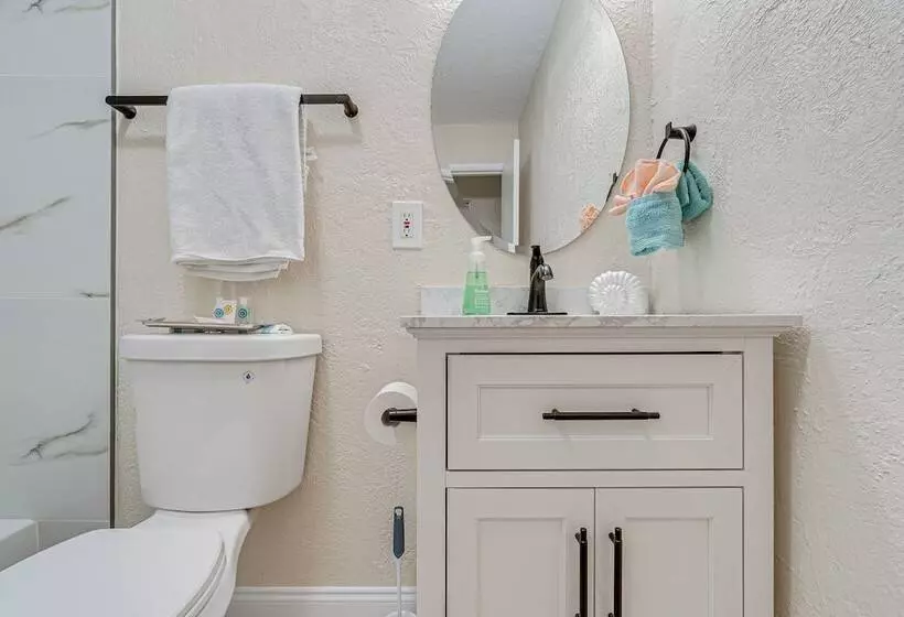 Chic Port Charlotte Home ~ 9 Mi To Englewood Beach