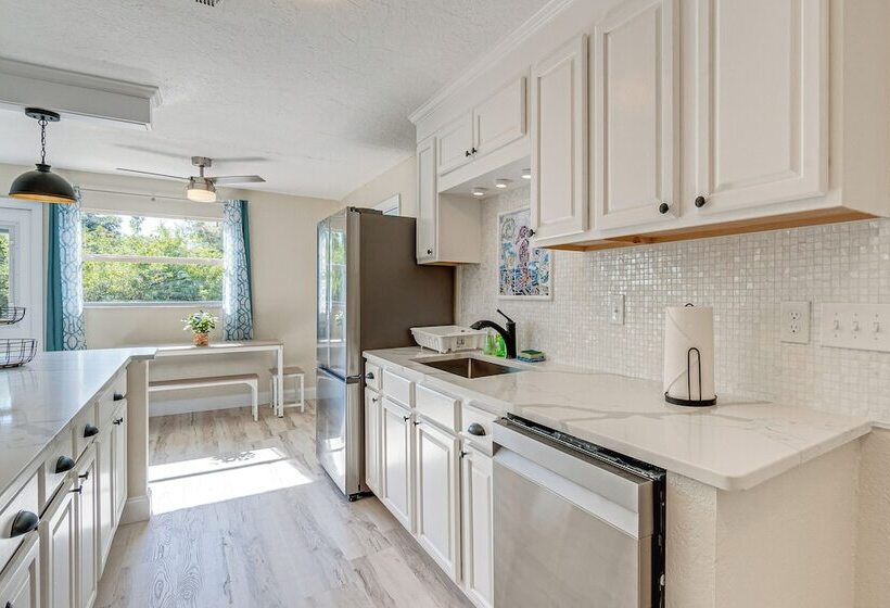 Chic Port Charlotte Home ~ 9 Mi To Englewood Beach