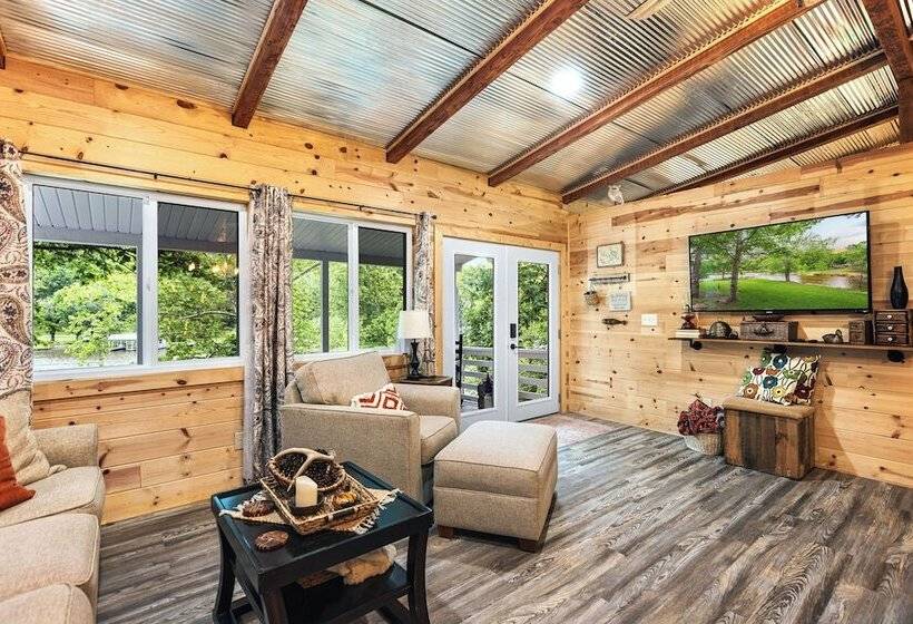 Cozy Cove Cabin