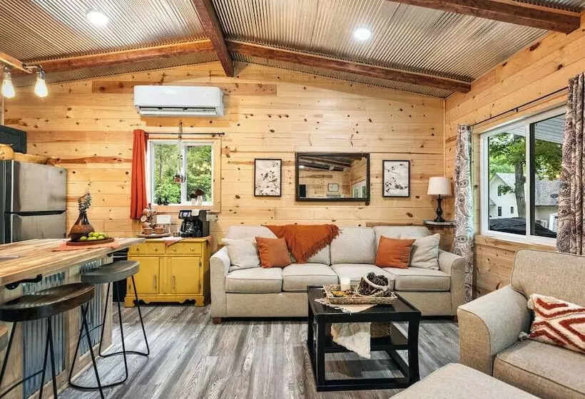 Cozy Cove Cabin