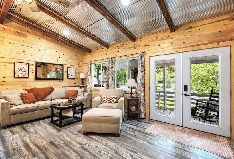 Cozy Cove Cabin