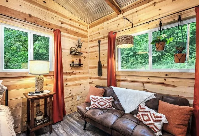 Cozy Cove Cabin