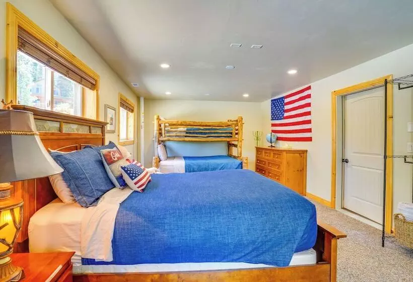 Duck Creek Village Cabin W/ Deck & Private Hot Tub