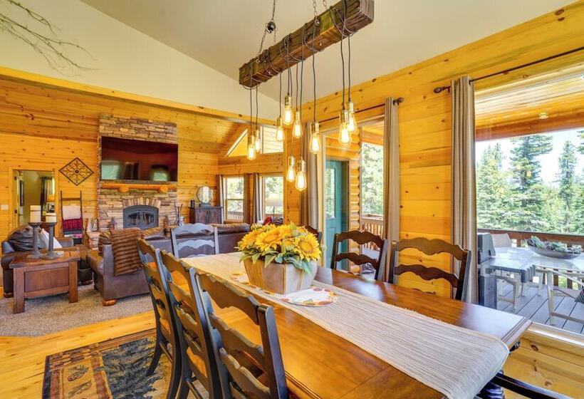 Duck Creek Village Cabin W/ Deck & Private Hot Tub