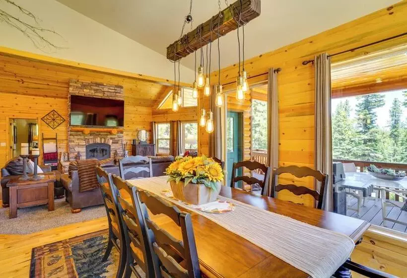 Duck Creek Village Cabin W/ Deck & Private Hot Tub