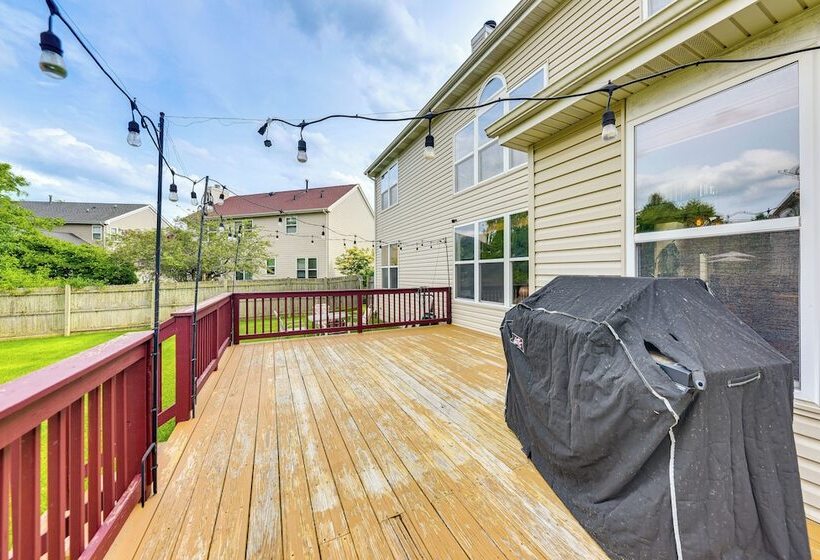 Eclectic Grayslake Home W/ Private Yard & Fire Pit