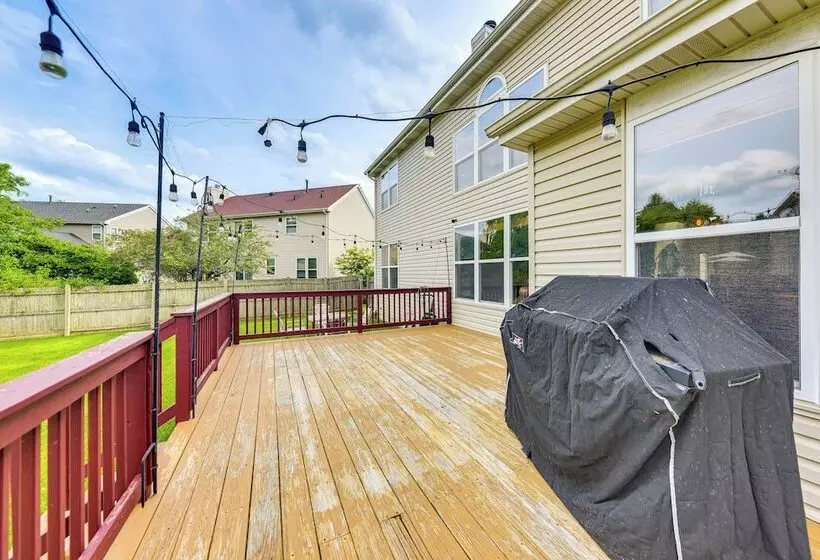 Eclectic Grayslake Home W/ Private Yard & Fire Pit