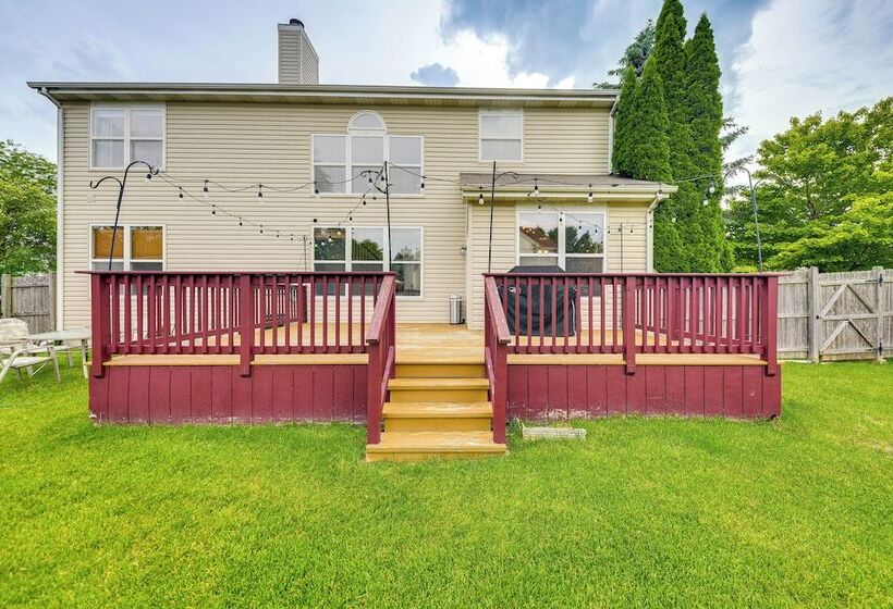 Eclectic Grayslake Home W/ Private Yard & Fire Pit
