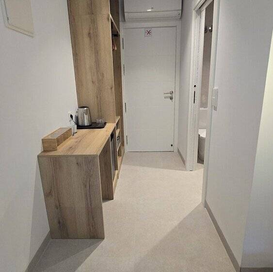 Hostal Rambla 24 By Holihome