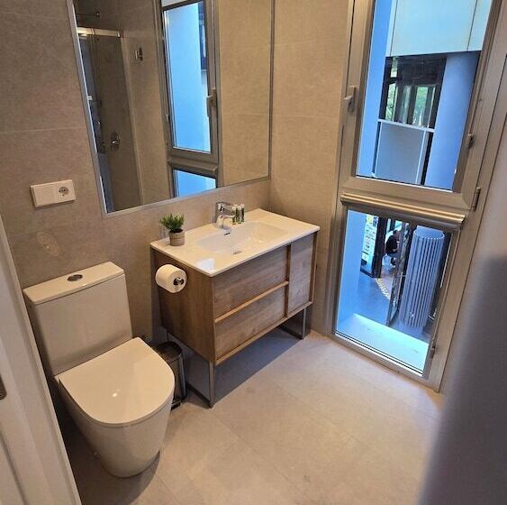 Hostal Rambla 24 By Holihome