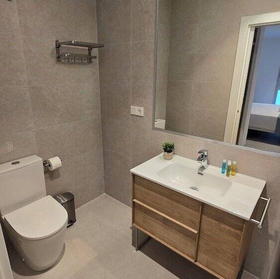 Hostal Rambla 24 By Holihome