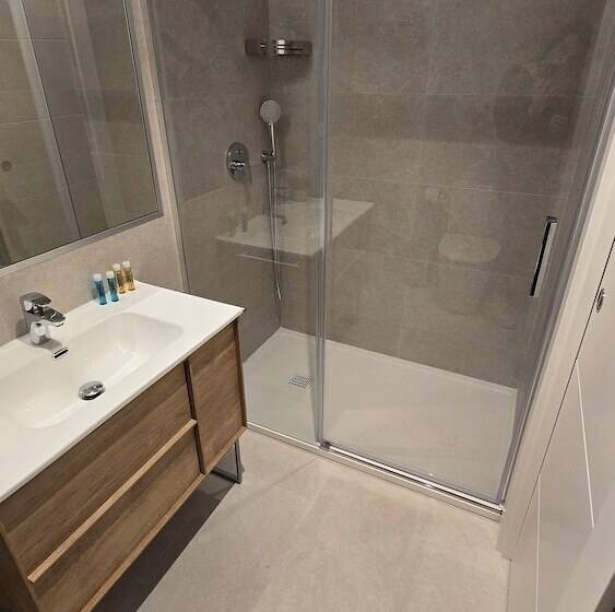 Hostal Rambla 24 By Holihome