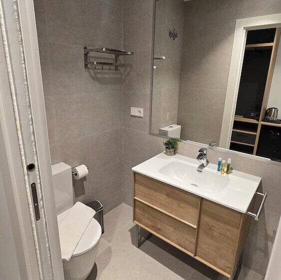 Hostal Rambla 24 By Holihome