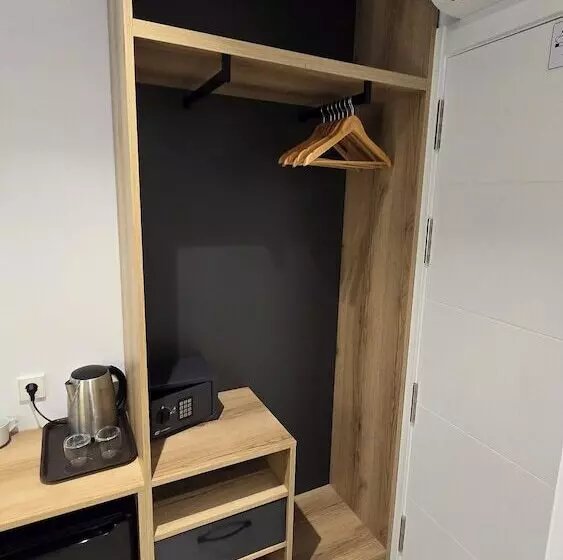 Hostal Rambla 24 By Holihome