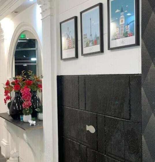 هتل Hôtel Le Capitol