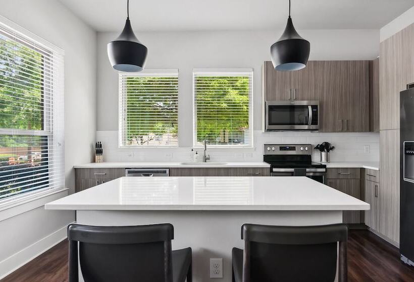 Kasa At Cortland Noda Charlotte