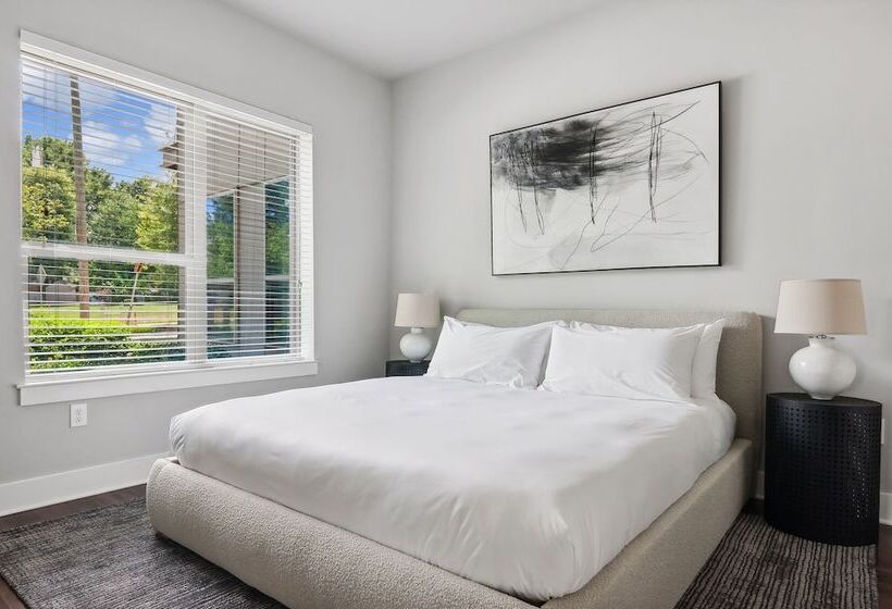 Kasa At Cortland Noda Charlotte