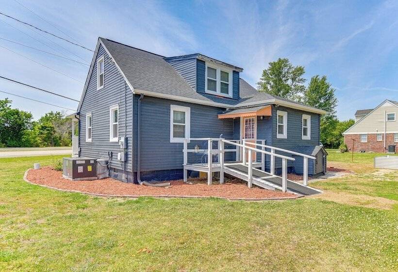 Modern Cape Charles Home: 1 Mi To Kiptopeke Beach!