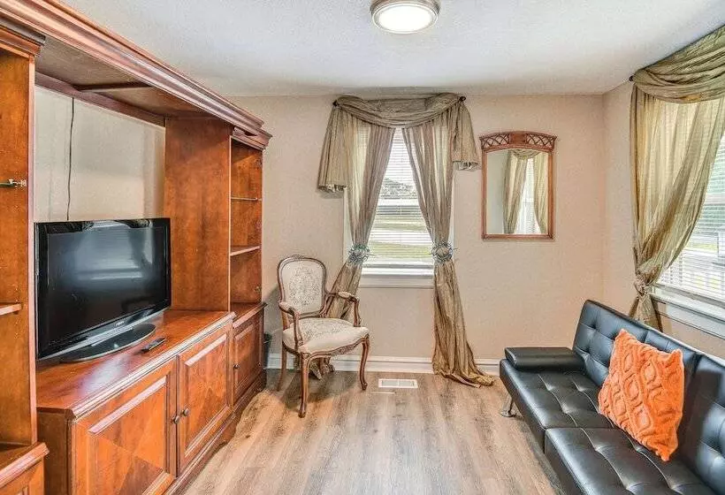 Modern Cape Charles Home: 1 Mi To Kiptopeke Beach!