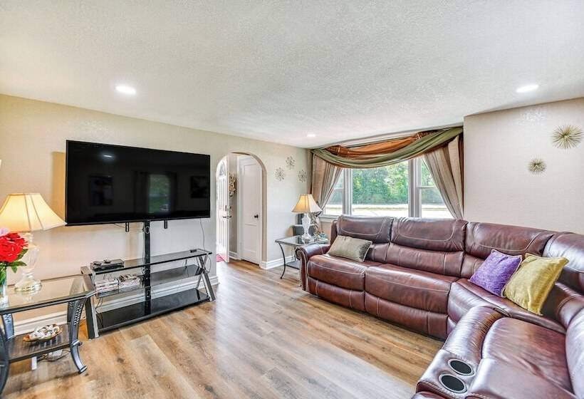 Modern Cape Charles Home: 1 Mi To Kiptopeke Beach!