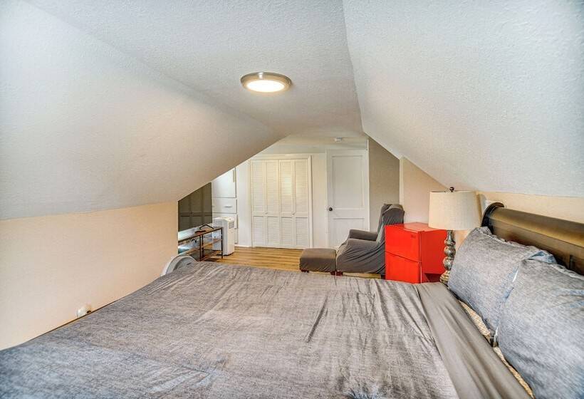 Modern Cape Charles Home: 1 Mi To Kiptopeke Beach!