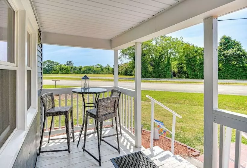 Modern Cape Charles Home: 1 Mi To Kiptopeke Beach!