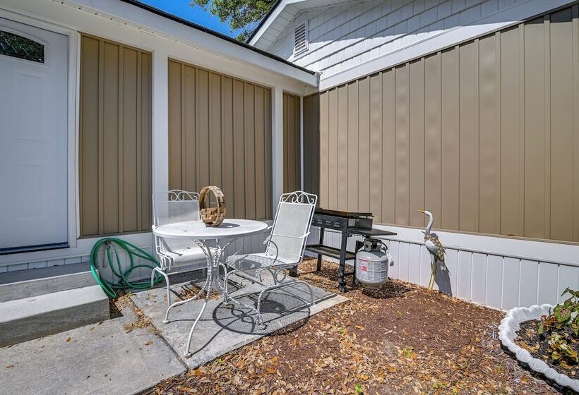 Walk To Ocean: Myrtle Beach Home W/ Screened Porch