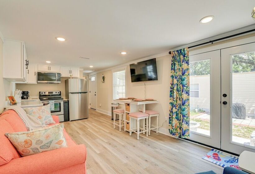 Walk To Ocean: Myrtle Beach Home W/ Screened Porch