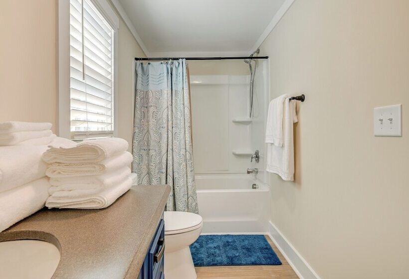 Walk To Ocean: Myrtle Beach Home W/ Screened Porch