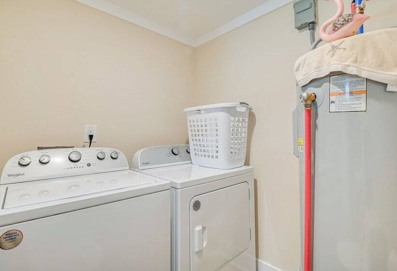 Walk To Ocean: Myrtle Beach Home W/ Screened Porch