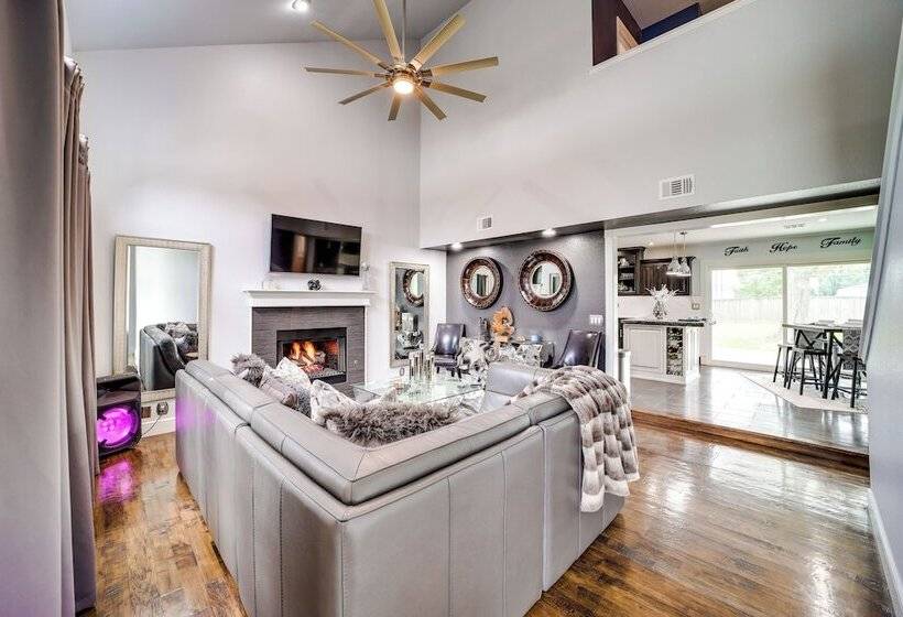 Peace & Tranquility  Home, 2 Mi To Downtown Tulsa
