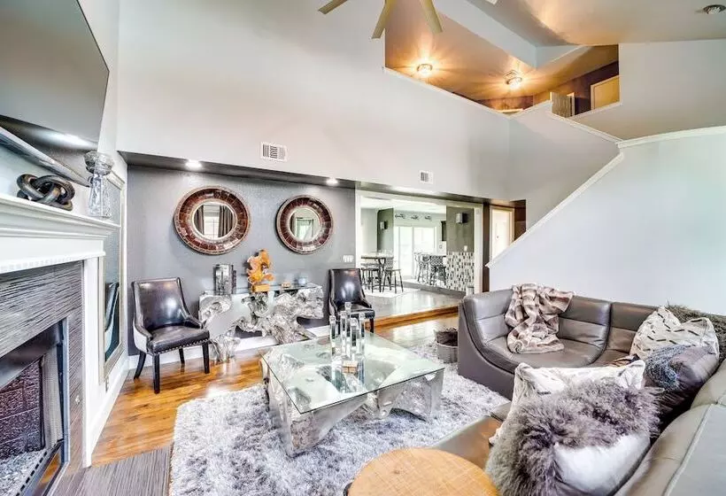 Peace & Tranquility  Home, 2 Mi To Downtown Tulsa