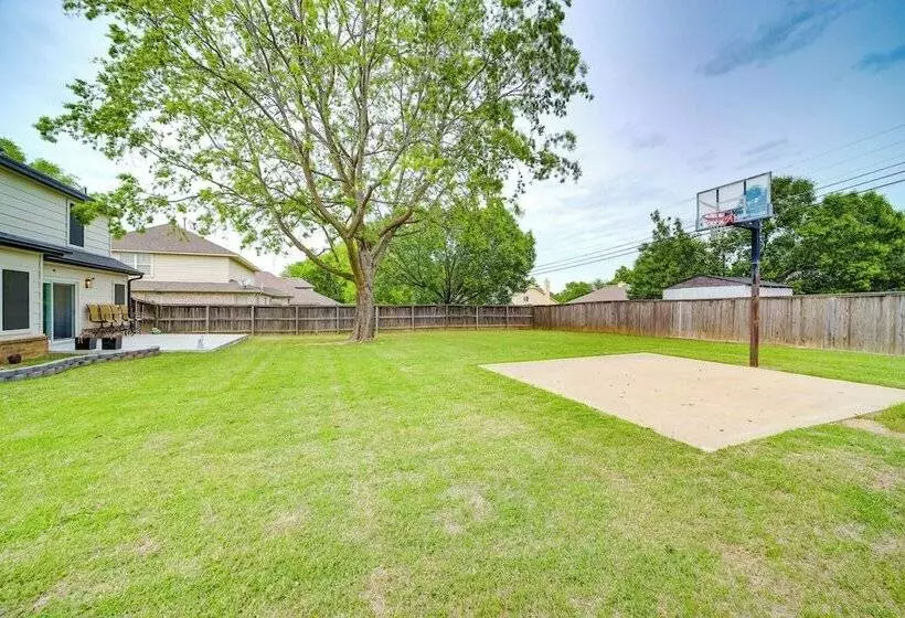 Peace & Tranquility  Home, 2 Mi To Downtown Tulsa