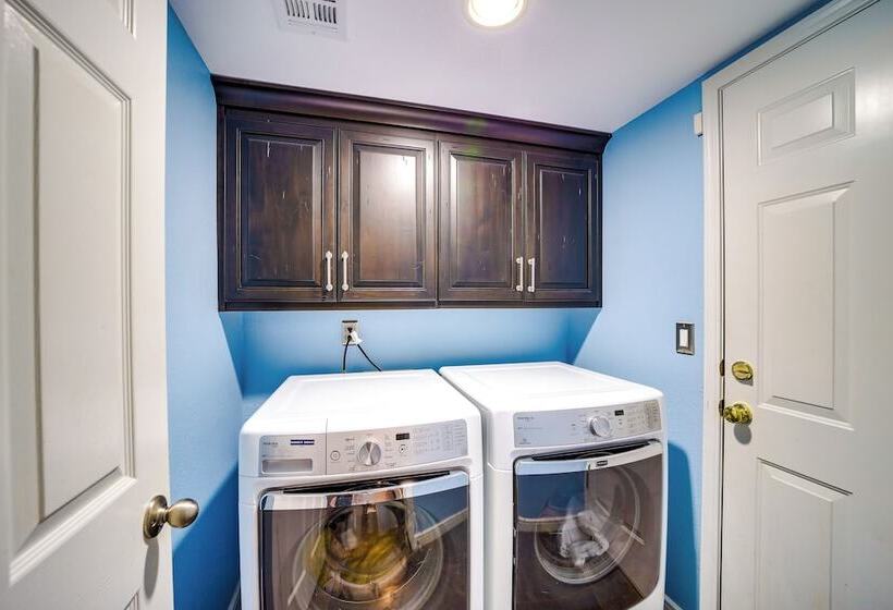 Peace & Tranquility  Home, 2 Mi To Downtown Tulsa