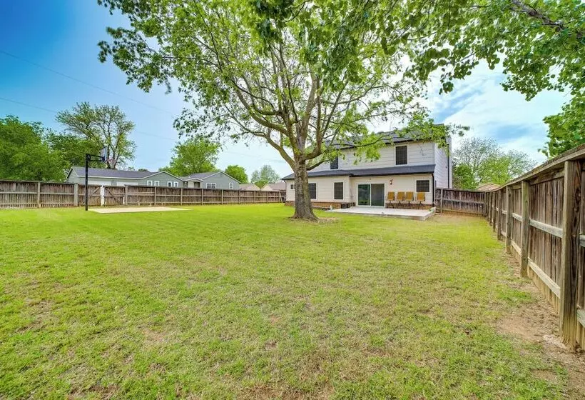 Peace & Tranquility  Home, 2 Mi To Downtown Tulsa