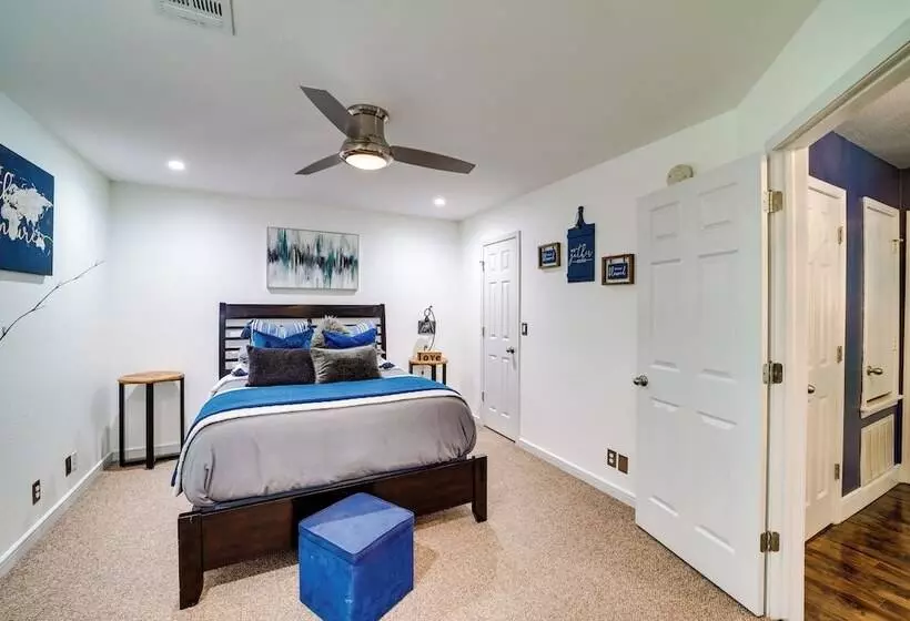 Peace & Tranquility  Home, 2 Mi To Downtown Tulsa