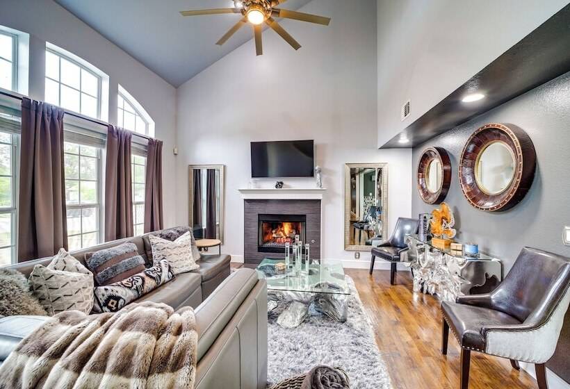 Peace & Tranquility  Home, 2 Mi To Downtown Tulsa