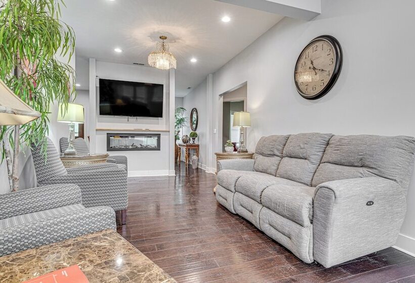 Quiet Home W/ Deck ~ 4 Mi To Downtown Indy