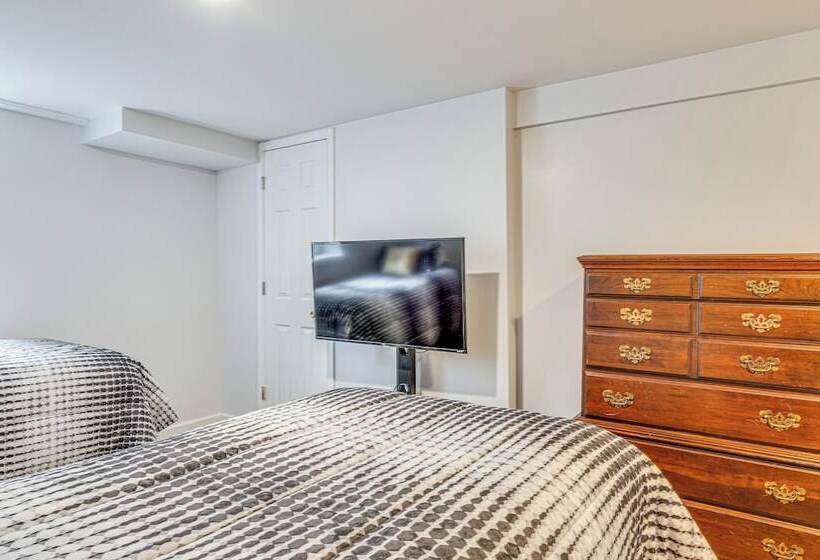 Quiet Home W/ Deck ~ 4 Mi To Downtown Indy