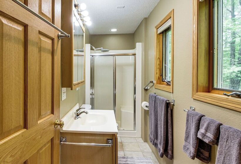 Lakefront Brainerd Escape W/ Games: Dogs Allowed!