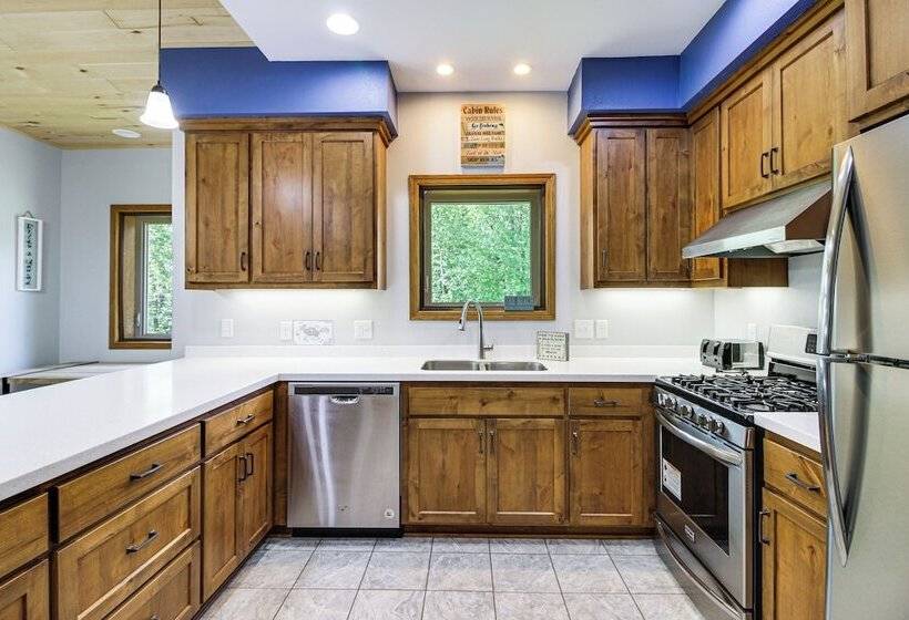 Lakefront Brainerd Escape W/ Games: Dogs Allowed!