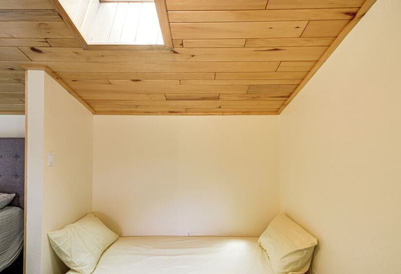 Lakefront Brainerd Escape W/ Games: Dogs Allowed!